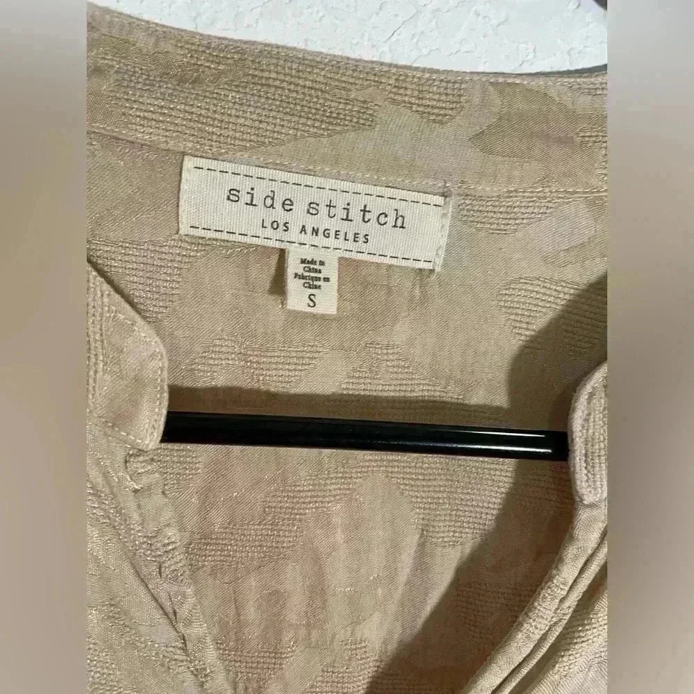 Side Stitch Blouse Jacquard Print Top Camo Ivory Tan Womens Size Small